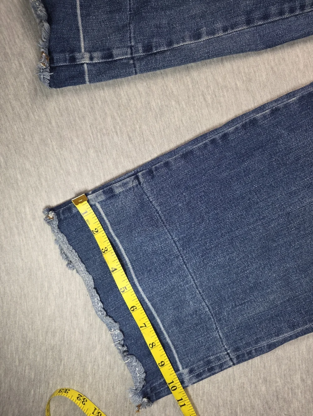 Free People Cropped Wide Leg Raw Hem High Rise Jeans in Medium Blue Size 28